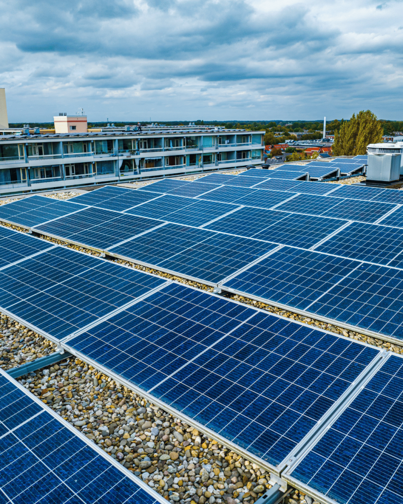 Duurzaam dak Elro zonnepanelen